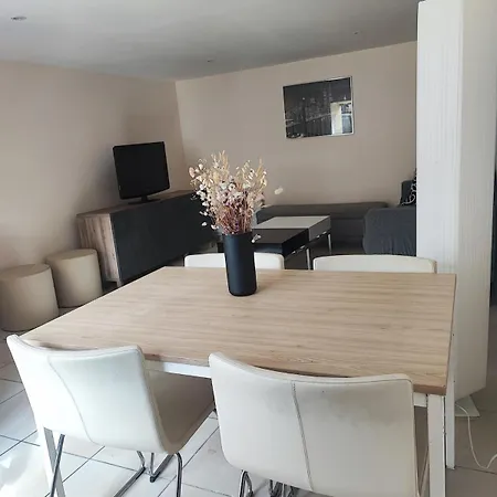 Cozy House, Small Garden And Parking, Train Station On Foot Vakantiehuis *